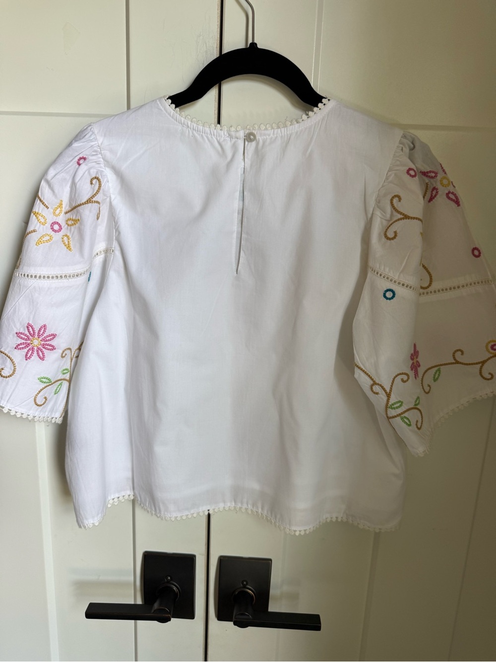 DRA NWT Embroidered Peasant Blouse with Multicolor Floral Accents, size S. - Picture 4 of 6